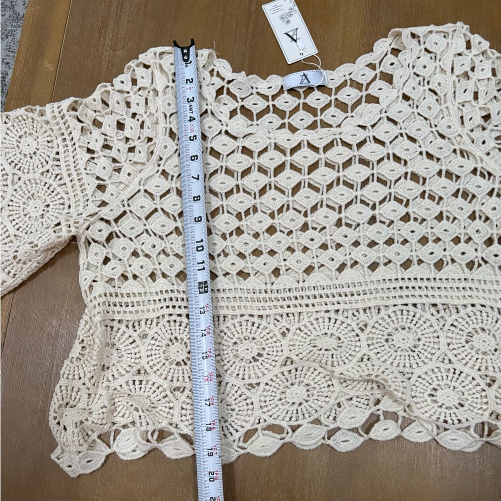 Chic Crochet Cream Blouse - Picture 8 of 9
